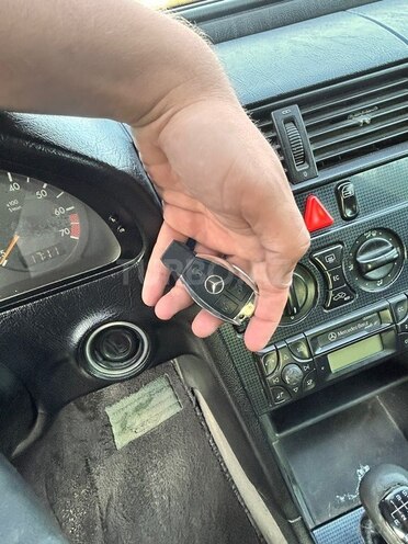 Mercedes C 200 1995, 450,000 km - 2.0 l - Beyləqan