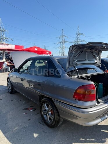 Opel Astra 1993, 500,000 km - 1.4 l - Bakı