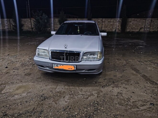 Mercedes C 220 1995, 250,000 km - 2.2 л - Sabirabad