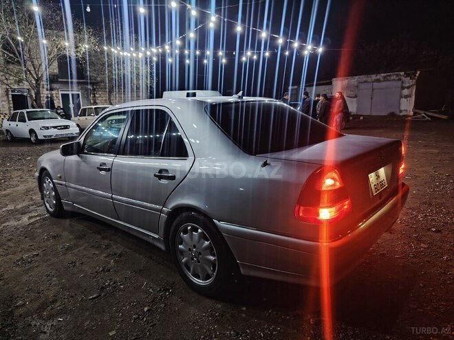 Mercedes C 220 1995, 250,000 km - 2.2 л - Sabirabad