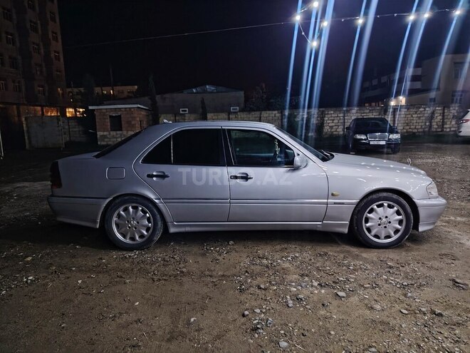 Mercedes C 220 1995, 250,000 km - 2.2 л - Sabirabad