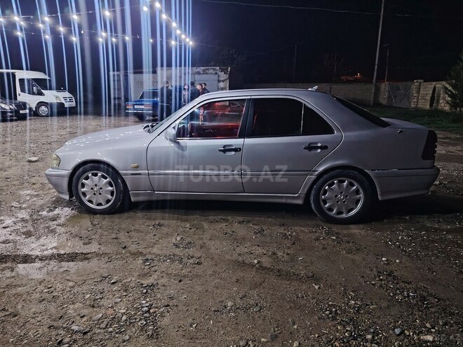 Mercedes C 220 1995, 250,000 km - 2.2 л - Sabirabad