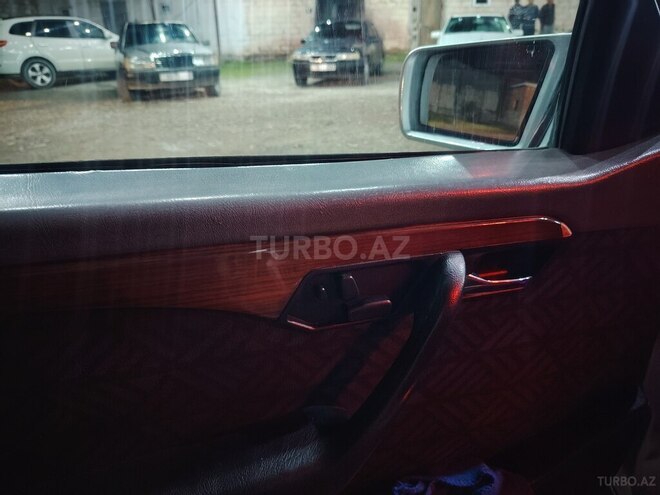 Mercedes C 220 1995, 250,000 km - 2.2 л - Sabirabad