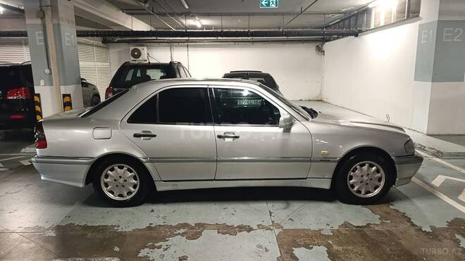 Mercedes C 180 1997, 267,000 km - 1.8 l - Bakı