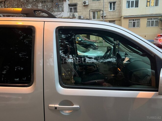 Nissan Pathfinder 2007, 300,000 km - 2.5 l - Bakı