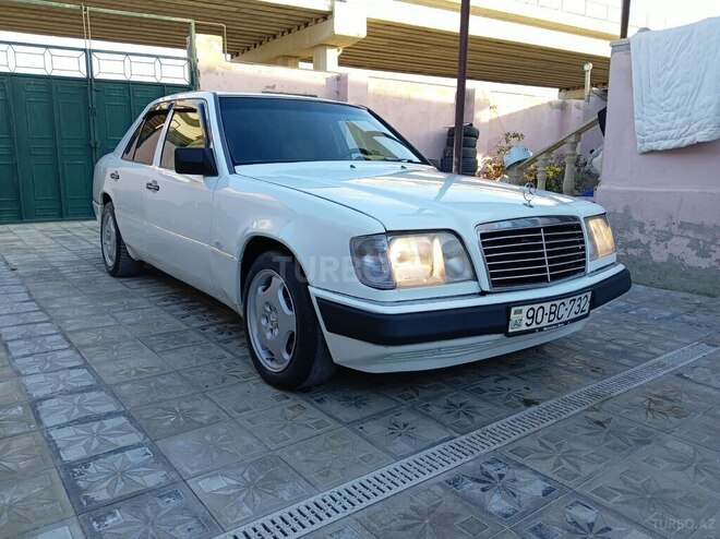 Mercedes E 220 1995, 355,650 km - 2.2 л - Sumqayıt