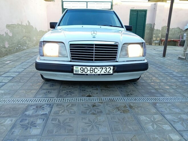 Mercedes E 220 1995, 355,650 km - 2.2 л - Sumqayıt