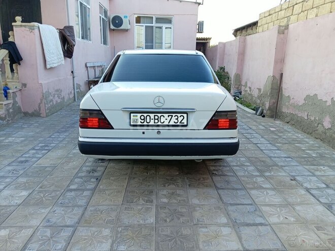 Mercedes E 220 1995, 355,650 km - 2.2 л - Sumqayıt