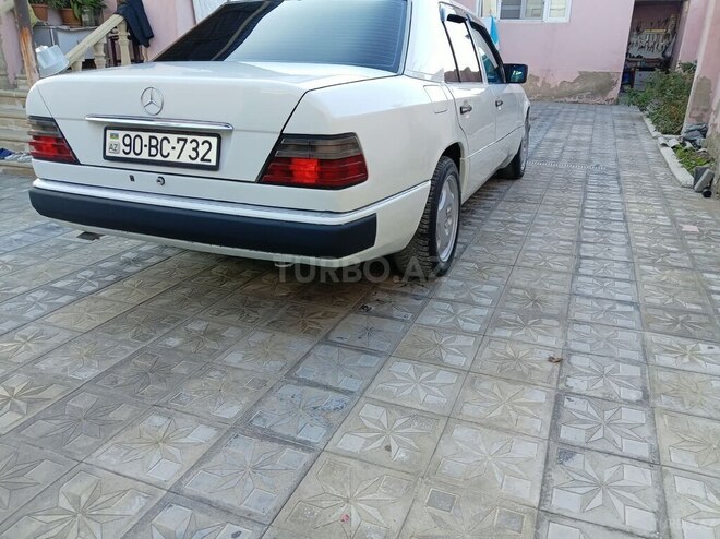 Mercedes E 220 1995, 355,650 km - 2.2 л - Sumqayıt