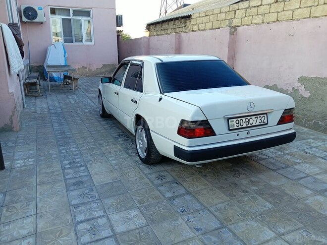 Mercedes E 220 1995, 355,650 km - 2.2 л - Sumqayıt