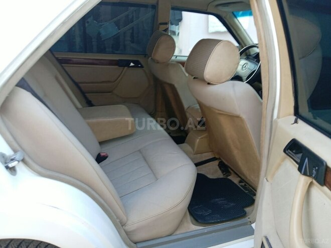Mercedes E 220 1995, 355,650 km - 2.2 л - Sumqayıt