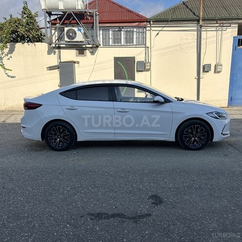 Hyundai Avante 2016, 166,000 km - 1.6 л - Bakı