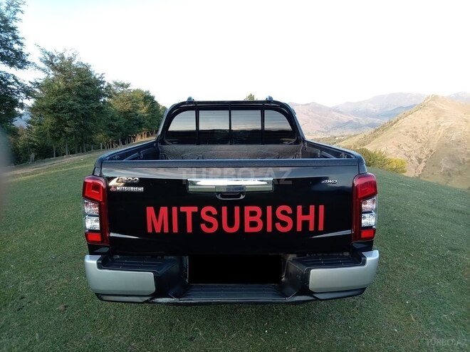Mitsubishi L200 2021, 166,000 km - 2.4 л - Gədəbəy