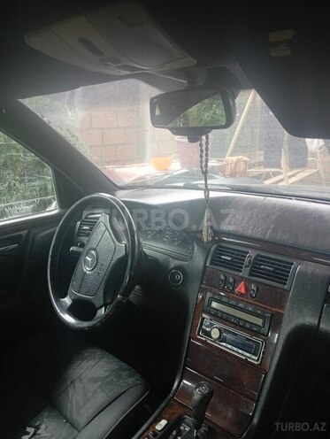 Mercedes E 280 1996, 530,000 km - 2.8 l - Şirvan