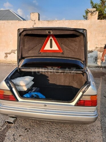 Mercedes 220 E 1994, 682,530 km - 2.2 l - Şirvan