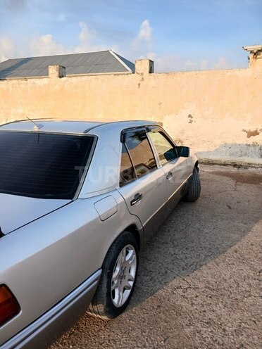 Mercedes 220 E 1994, 682,530 km - 2.2 l - Şirvan