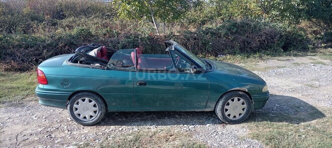 Opel Astra 1996, 250,000 km - 1.6 l - Şəki