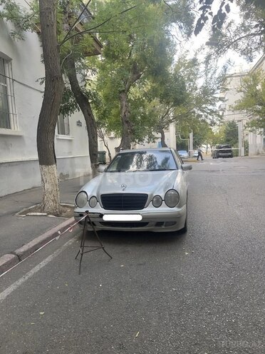Mercedes E 220 2000, 999,999 km - 2.2 l - Bakı