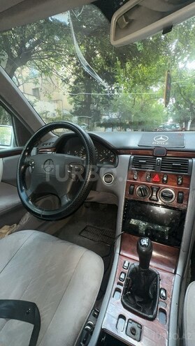 Mercedes E 220 2000, 999,999 km - 2.2 l - Bakı