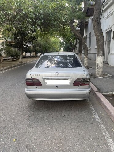 Mercedes E 220 2000, 999,999 km - 2.2 l - Bakı