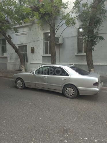 Mercedes E 220 2000, 999,999 km - 2.2 l - Bakı