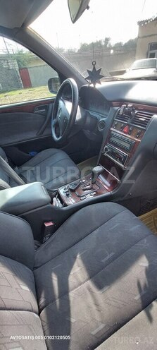 Mercedes E 220 2000, 449,673 km - 2.2 l - Qazax