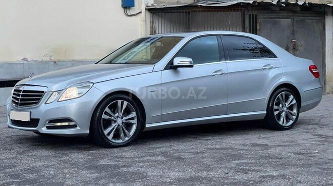 Mercedes E 220 2011, 267,000 km - 2.1 l - Bakı