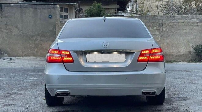 Mercedes E 220 2011, 267,000 km - 2.1 l - Bakı