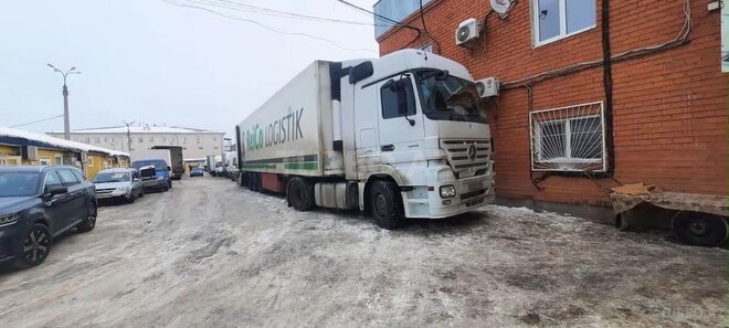 Mercedes Actros 1844 2008, 300,000 km - 12.0 l - Quba