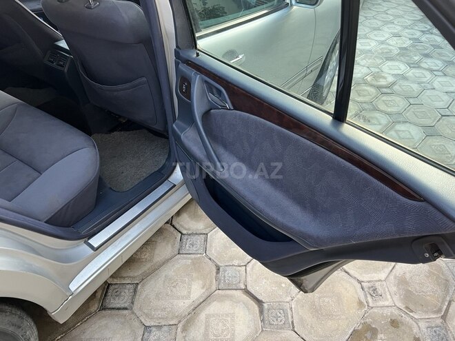 Mercedes E 240 2000, 385,215 km - 2.6 l - Bakı
