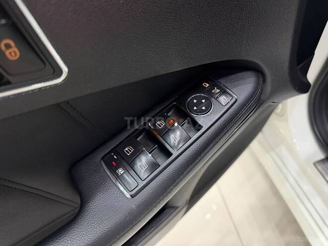 Mercedes E 350 2009, 290,500 km - 3.0 л - Sumqayıt