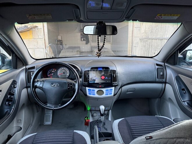 Hyundai Avante 2007, 290,000 km - 1.6 l - Quba
