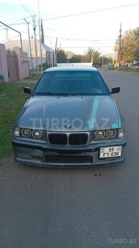 BMW 320 1994, 111,000 km - 2.0 l - Qazax