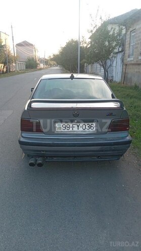 BMW 320 1994, 111,000 km - 2.0 l - Qazax