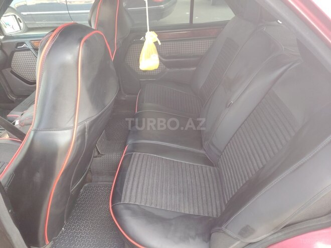 Mercedes E 220 1993, 498,710 km - 2.2 l - Gəncə