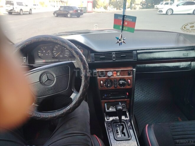 Mercedes E 220 1993, 498,710 km - 2.2 l - Gəncə