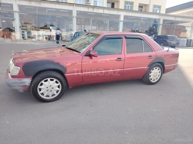 Mercedes E 220 1993, 498,710 km - 2.2 l - Gəncə