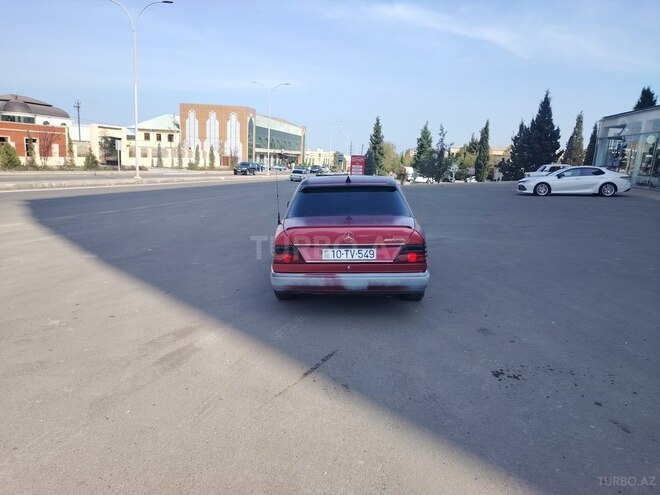 Mercedes E 220 1993, 498,710 km - 2.2 l - Gəncə