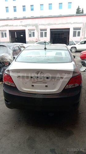 Hyundai Accent 2017, 233,355 km - 1.6 л - Bakı