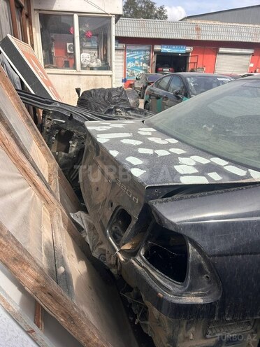BMW 330 2004, 250,000 km - 3.0 л - Bakı