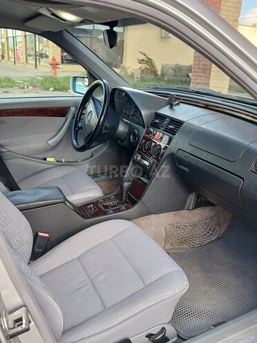 Mercedes C 240 1999, 301,000 km - 2.4 л - Xırdalan