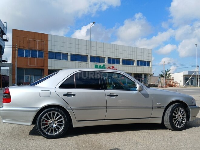 Mercedes C 240 1999, 301,000 km - 2.4 л - Xırdalan