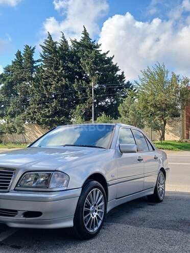 Mercedes C 240 1999, 301,000 km - 2.4 л - Xırdalan