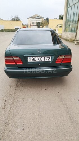 Mercedes E 220 2000, 385,000 km - 2.2 л - Salyan