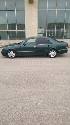 Mercedes E 220 2000, 385,000 km - 2.2 л - Salyan