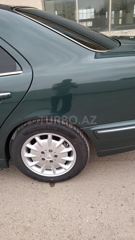 Mercedes E 220 2000, 385,000 km - 2.2 л - Salyan