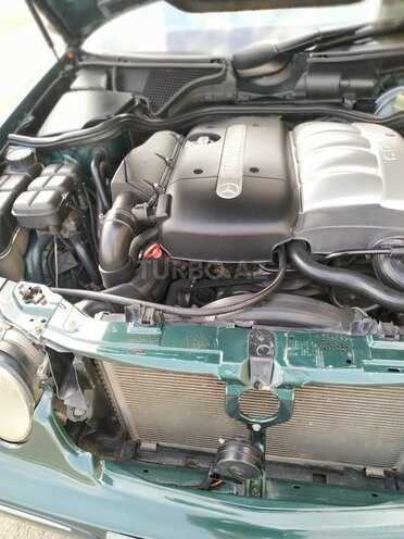 Mercedes E 220 2000, 385,000 km - 2.2 л - Salyan