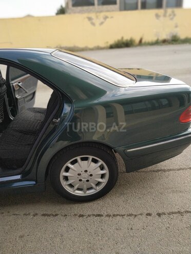 Mercedes E 220 2000, 385,000 km - 2.2 л - Salyan