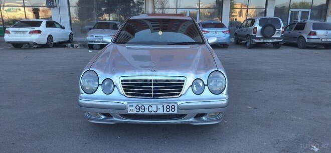 Mercedes E 220 2000, 458,000 km - 2.2 l - Bakı