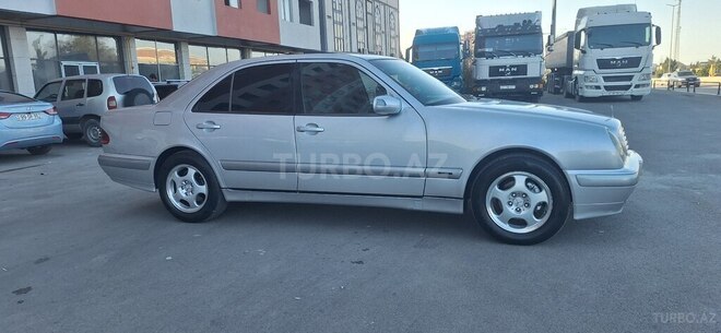 Mercedes E 220 2000, 458,000 km - 2.2 l - Bakı